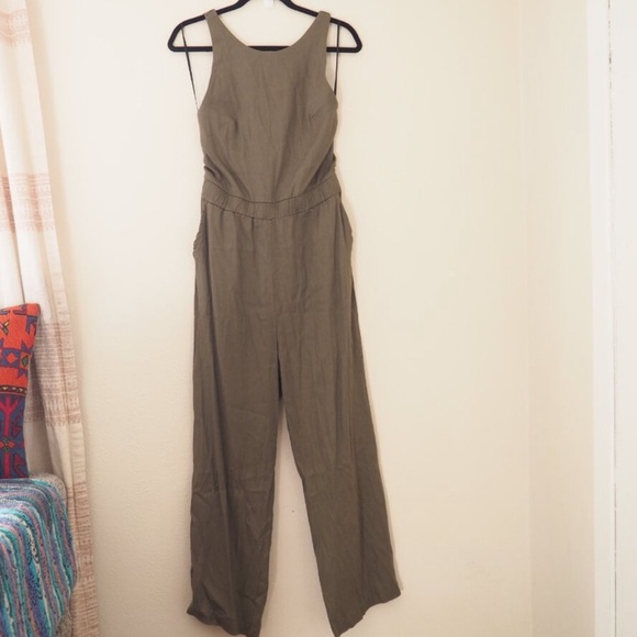 Monrow Crisscross Racer Linen Jumpsuit - Picture 4 of 8